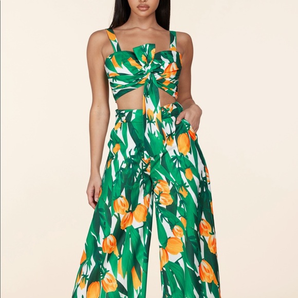 Was $150 Summer Tulip Print 2pc Set - Picture 4 of 10